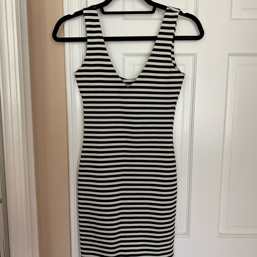 Fitted V-Neck Summer Mini Dress